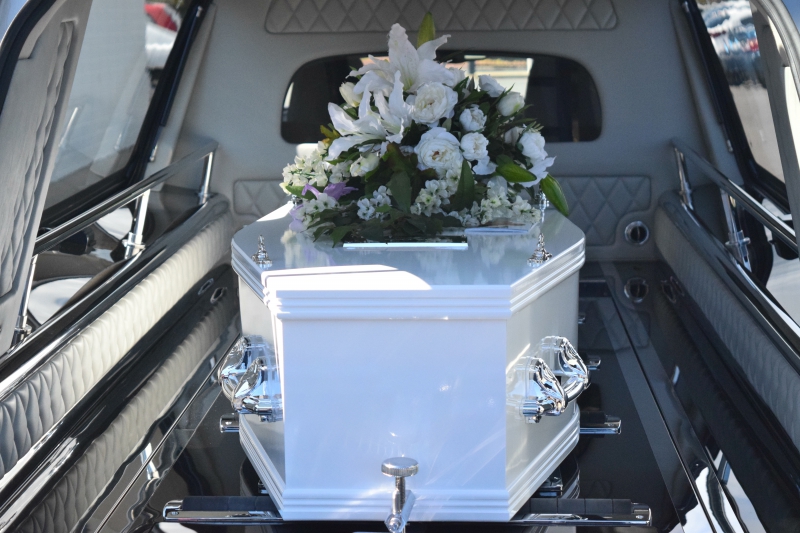 funeraire-FIGANIERES-min_death-2421821